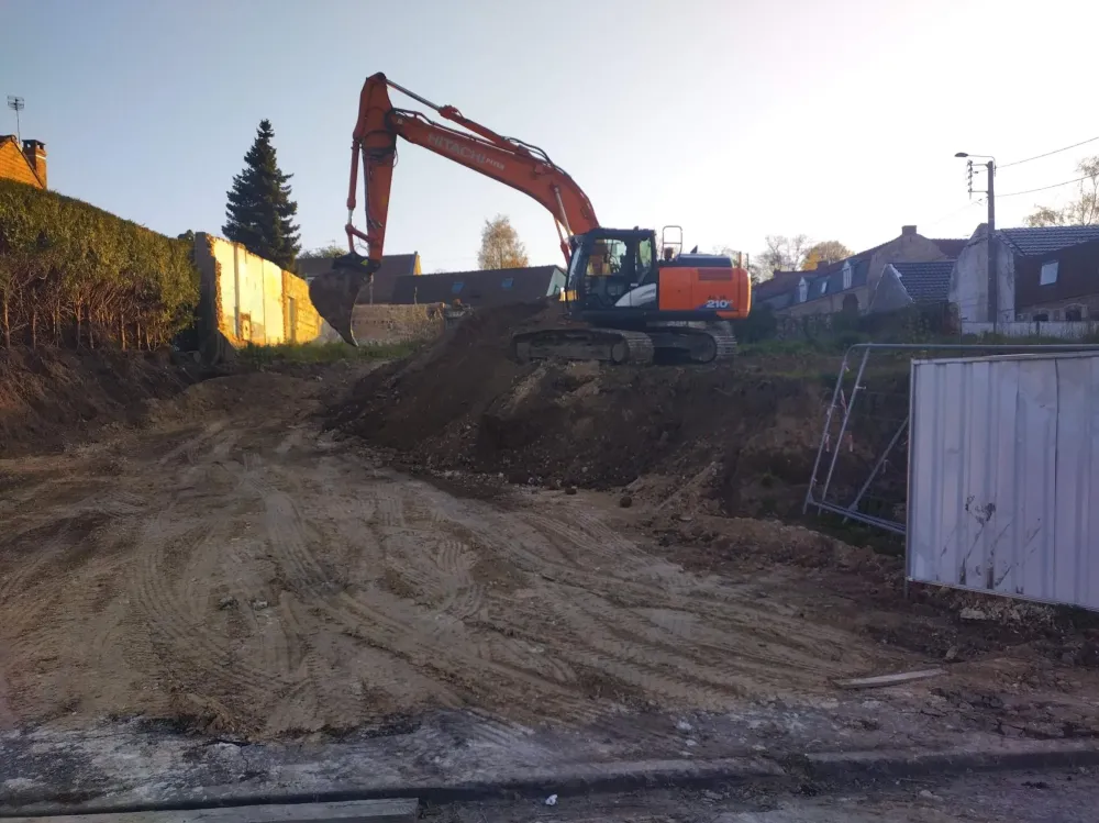 Démolition hangar près de Péronne